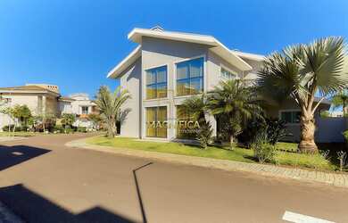 Imagem: A casa em condomínio possui 4 Dormitórios, 5 Banheiros, 3