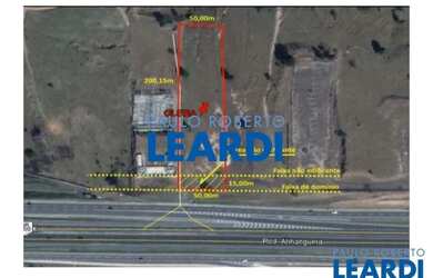 Imagem: O terreno possui 10000m² de Área e está localizado em Jardim