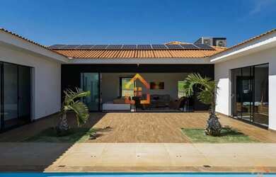 Imagem: A casa em condomínio possui 3 Dormitórios, 5 Banheiros, 3