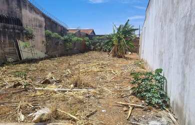 Imagem: O terreno possui 280m² de Área e está localizado em Santa