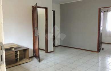 Imagem 3: Casa com 4 dormitórios no centro de Garopaba SC