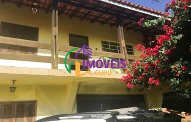 Imagem: A casa possui 3 Dormitórios, 3 Banheiros, 3 Vagas na garagem