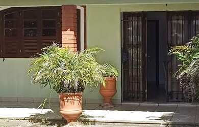 Imagem 3: Imóvel para aluguel tem 220 metros quadrados com 4 quartos em Cidade...