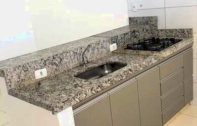 Imagem: O apartamento possui 1 Dormitório, 1 Banheiro, 37m² de Área