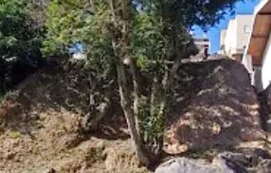 Imagem: O terreno possui 450m² de Área e está localizado em Cidade