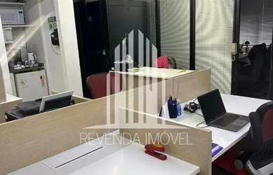 Imagem 4: Sala Comercial Mobiliada à Venda 45m² com 1 Vaga em Localização Estratégica