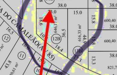 Imagem: O terreno possui 604m² de Área e está localizado em Porto