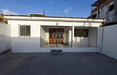 Imagem 16: Vende-se casa espaçosa em localização privilegiada