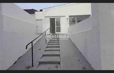 Imagem: A casa possui 3 Dormitórios, 2 Banheiros, 3 Vagas na garagem