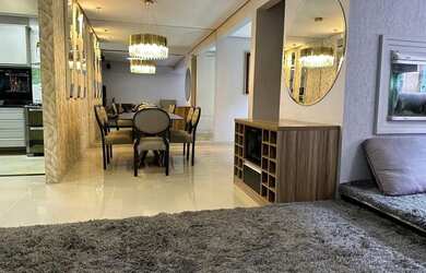 Imagem: A casa possui 3 Dormitórios, 4 Banheiros, 2 Vagas na garagem