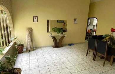 Imagem: A casa possui 2 Dormitórios, 2 Banheiros, 1 Vaga na garagem