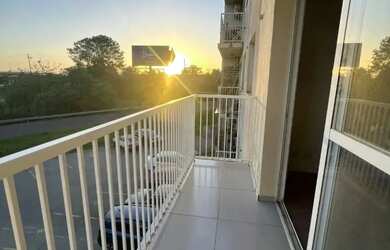 Imagem: O apartamento possui 2 Dormitórios, 1 Banheiro, 1 Vaga na garagem