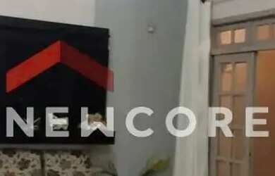 Imagem: A casa possui 4 Dormitórios, 3 Banheiros, 3 Vagas na garagem