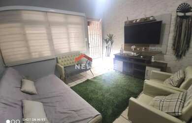 Imagem: A casa possui 3 Dormitórios, 3 Banheiros, 2 Vagas na garagem