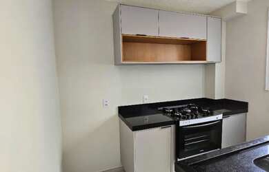 Imagem: O apartamento possui 2 Dormitórios, 1 Banheiro, 1 Vaga na garagem