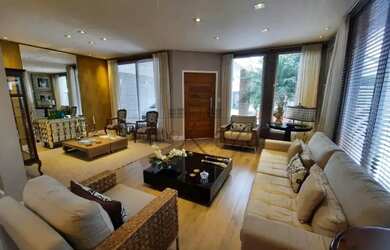 Imagem: A casa em condomínio possui 3 Dormitórios, 5 Banheiros, 4