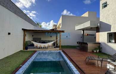 Imagem: A casa em condomínio possui 4 Dormitórios, 4 Banheiros, 3