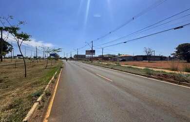 Imagem 13: VENDO TERRENO LOTE COM 774,73 FRENTE PISTA E EM FRENTE AO MANGUERAL RESIDENCIAL...