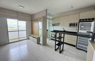 Imagem: O apartamento possui 2 Dormitórios, 1 Banheiro, 2 Vagas na