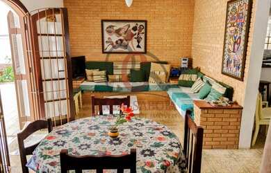 Imagem: A casa possui 3 Dormitórios, 2 Banheiros e 138m² de Área