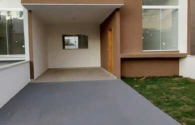 Imagem: A casa em condomínio possui 3 Dormitórios, 2 Banheiros, 1