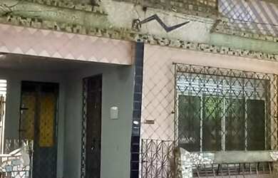 Imagem: A casa possui 5 Dormitórios, 4 Banheiros e está localizado