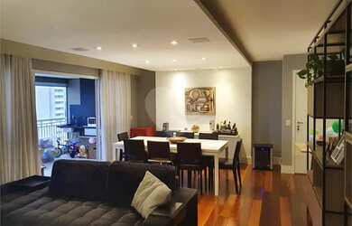 Imagem: O apartamento possui 3 Dormitórios, 2 Banheiros, 2 Vagas na