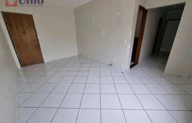 Imagem: O apartamento possui 3 Dormitórios, 1 Banheiro, 1 Vaga na garagem