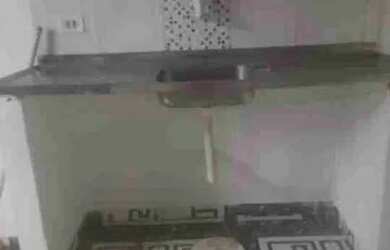 Imagem: A casa possui 1 Dormitório, 1 Banheiro, 1 Vaga na garagem