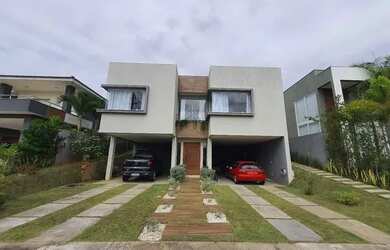 Imagem: A casa em condomínio possui 3 Dormitórios, 4 Banheiros, 3