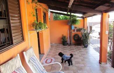 Imagem: A casa à venda possui 5 Dormitórios, 5 Banheiros, 2 Vagas