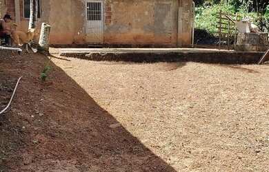 Imagem: A casa possui 2 Dormitórios e 1 Banheiro e está localizado