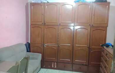 Imagem: A casa possui 2 Dormitórios, 2 Banheiros, 1 Vaga na garagem