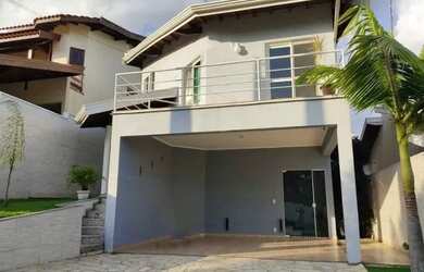 Imagem: A casa em condomínio possui 4 Dormitórios, 5 Banheiros, 4