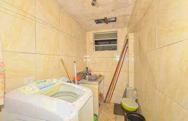 Imagem 7: Sobrado Residencial para Venda no Novo Mundo em Curitiba, 243.2 m²