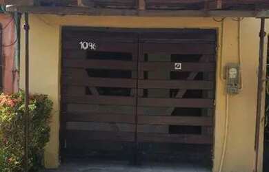 Imagem: A casa possui 2 Dormitórios, 1 Banheiro, 200m² de Área e