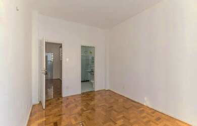 Imagem: O apartamento possui 1 Dormitório, 1 Banheiro, 52m² de Área