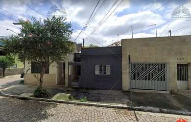 Imagem: A casa possui 3 Dormitórios, 2 Banheiros e 150m² de Área