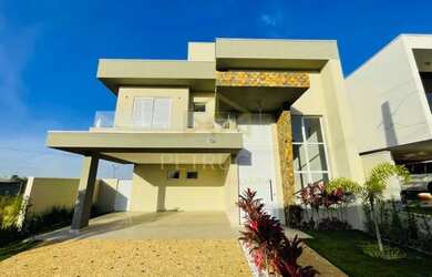 Imagem: A casa em condomínio possui 4 Dormitórios, 5 Banheiros, 4