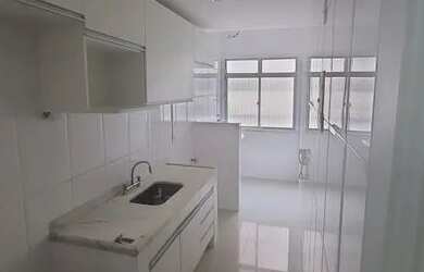 Imagem: O apartamento possui 1 Dormitório, 1 Banheiro, 1 Vaga na garagem