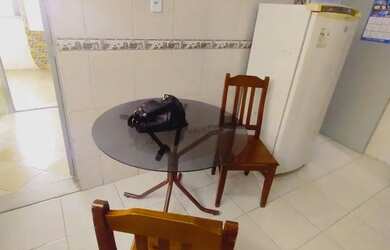 Imagem: O apartamento possui 1 Dormitório, 1 Banheiro, 1 Vaga na garagem