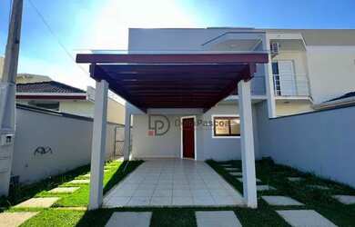 Imagem: A casa em condomínio possui 3 Dormitórios, 2 Banheiros, 2