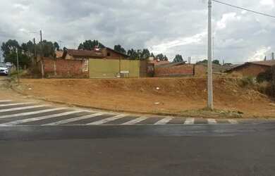 Imagem: O terreno possui 408m² de Área e está localizado em Parque