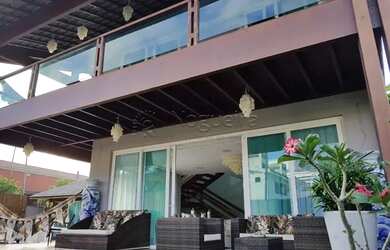 Imagem: A casa em condomínio possui 5 Dormitórios, 5 Banheiros, 5