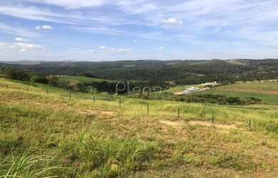 Imagem: O terreno à venda possui e está localizado em Loteamento