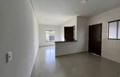 Imagem: A casa possui 3 Dormitórios, 2 Banheiros, 210m² de Área e