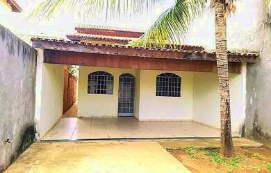 Imagem: A casa possui 2 Dormitórios, 1 Banheiro, 3 Vagas na garagem