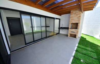 Imagem: A casa em condomínio possui 3 Dormitórios, 4 Banheiros, 4