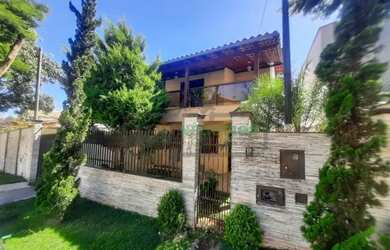 Imagem: A casa em condomínio possui 4 Dormitórios, 4 Banheiros, 4