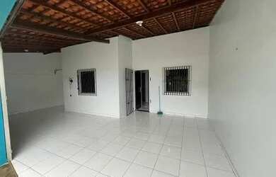 Imagem: A casa possui 1 Dormitório, 1 Banheiro, 1 Vaga na garagem